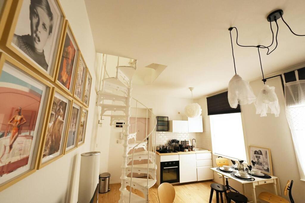 Stylish Duplex In The Heart Of Brussels Centre Apartment Bagian luar foto