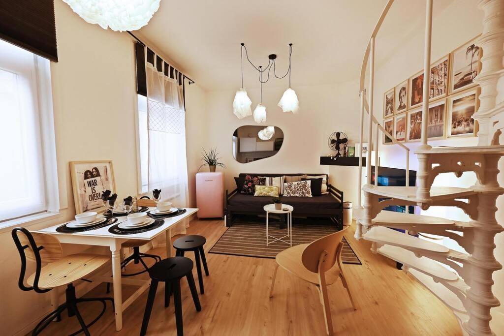Stylish Duplex In The Heart Of Brussels Centre Apartment Bagian luar foto