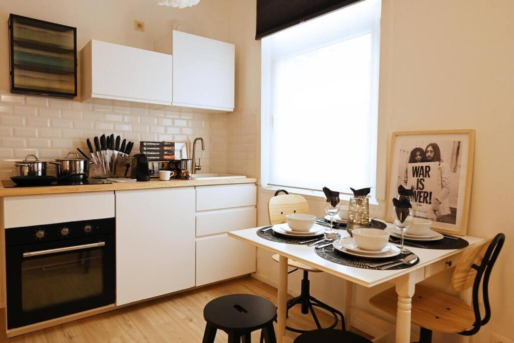 Stylish Duplex In The Heart Of Brussels Centre Apartment Bagian luar foto